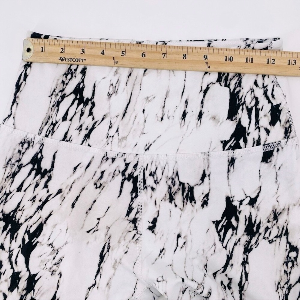BEYOND YOGA 💥RARE💥 Olympus White & Black Marble High Waisted Midi Leggings - Picture 13 of 15